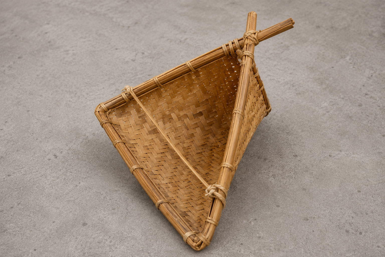 Luúi (Scoop Net) — Rohingya Research Foundation